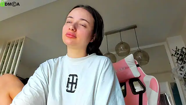 Snapshot of IreneVON chatting on March 16, 2026, 5:44 am IreneVON online show from March 16, 2026, 5:44 am