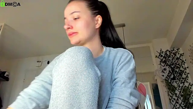 Snapshot of IreneVON chatting on April 7, 2026, 4:14 am IreneVON online show from April 7, 2026, 4:14 am