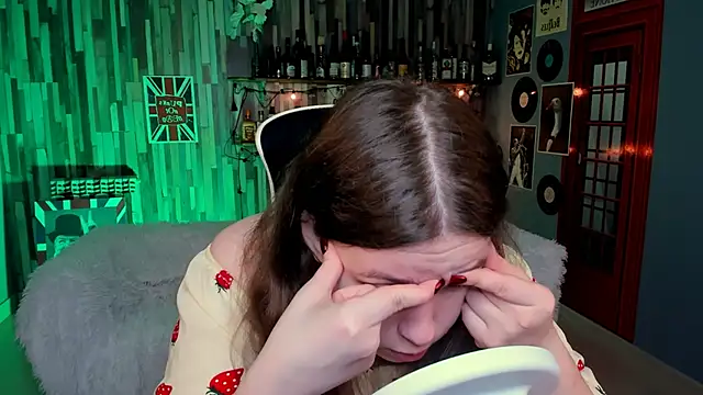 FioraMarmoris online show from March 28, 2026, 7:09 am