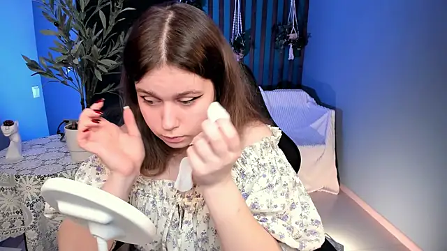 FioraMarmoris online show from March 14, 2026, 5:46 am