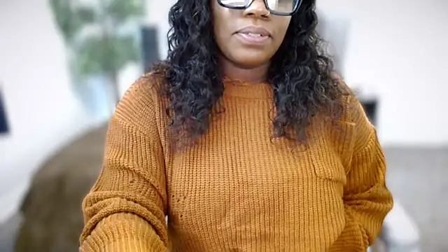 Snapshot of selena42 chatting on October 31, 2025, 5:20 pm selena42 online show from October 31, 2025, 5:20 pm