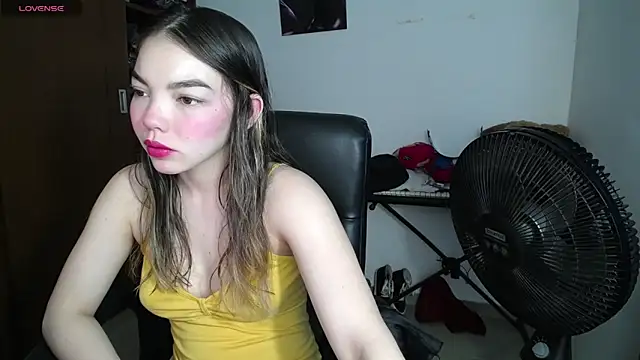 venelope1 online show from February 16, 2025, 10:44 pm