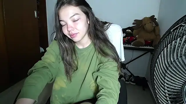 venelope1 online show from November 13, 2025, 3:54 am