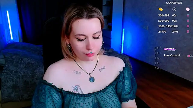 Snapshot of Blueberry-baby chatting on February 23, 2025, 9:05 pm Blueberry-baby online show from February 23, 2025, 9:05 pm