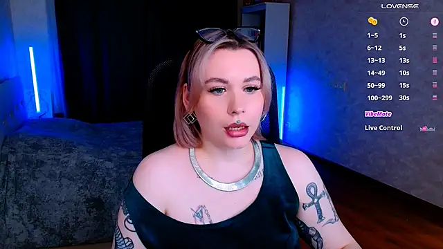 Snapshot of Blueberry-baby chatting on February 1, 2025, 7:34 pm Blueberry-baby online show from February 1, 2025, 7:34 pm