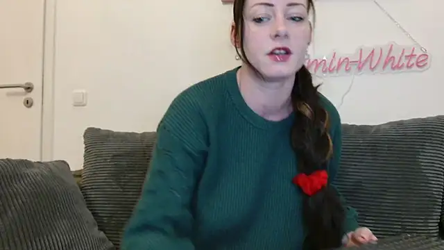Snapshot of Jasmin-White chatting on April 19, 2026, 6:54 pm Jasmin-White online show from April 19, 2026, 6:54 pm