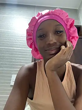 Snapshot of FiorelaLenin chatting on February 16, 2026, 1:26 am FiorelaLenin online show from February 16, 2026, 1:26 am