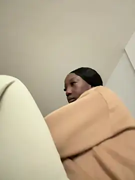 Snapshot of FiorelaLenin chatting on February 15, 2026, 11:20 am FiorelaLenin online show from February 15, 2026, 11:20 am