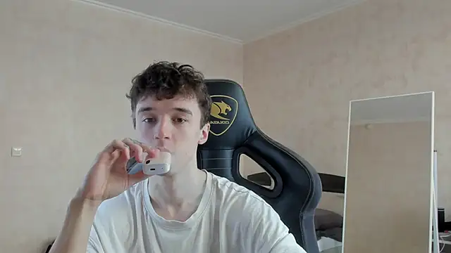 Snapshot of MasonWarholl chatting on February 16, 2026, 11:53 am MasonWarholl online show from February 16, 2026, 11:53 am