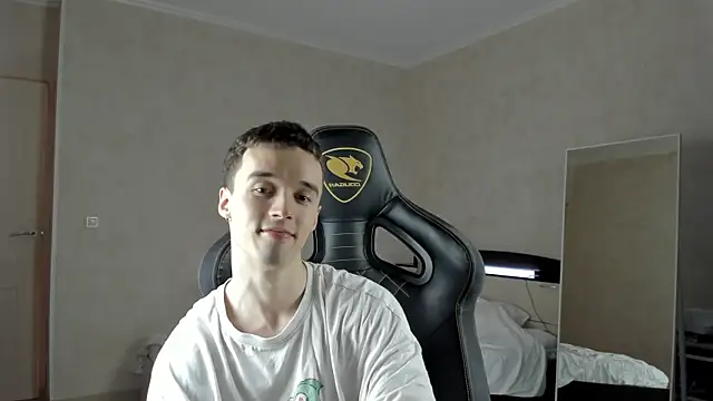 Snapshot of MasonWarholl chatting on March 1, 2025, 7:48 pm MasonWarholl online show from March 1, 2025, 7:48 pm