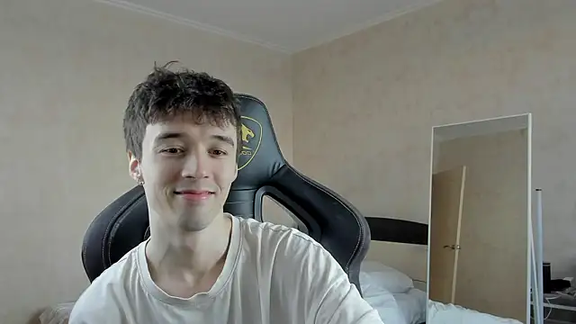 Snapshot of MasonWarholl chatting on February 13, 2026, 2:06 pm MasonWarholl online show from February 13, 2026, 2:06 pm