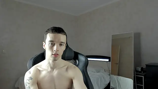 Snapshot of MasonWarholl chatting on January 29, 2025, 1:05 am MasonWarholl online show from January 29, 2025, 1:05 am