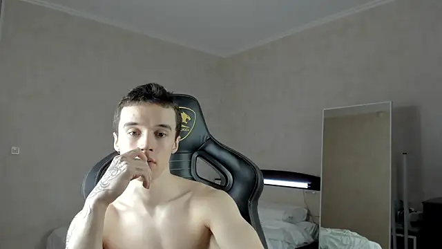 Snapshot of MasonWarholl chatting on February 8, 2025, 8:10 pm MasonWarholl online show from February 8, 2025, 8:10 pm