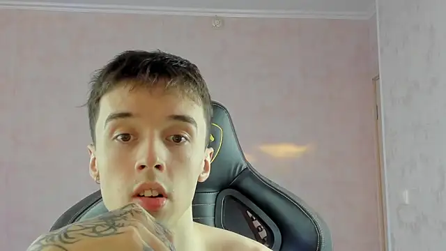 Snapshot of MasonWarholl chatting on March 27, 2026, 3:24 pm MasonWarholl online show from March 27, 2026, 3:24 pm