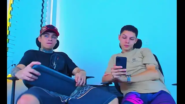 Snapshot of HOT_boy2025 chatting on November 25, 2025, 3:18 am HOT boy2025 online show from November 25, 2025, 3:18 am