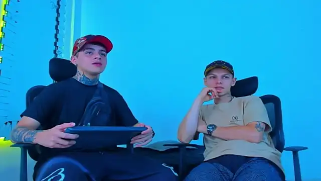 Snapshot of HOT_boy2025 chatting on November 13, 2025, 4:38 am HOT boy2025 online show from November 13, 2025, 4:38 am