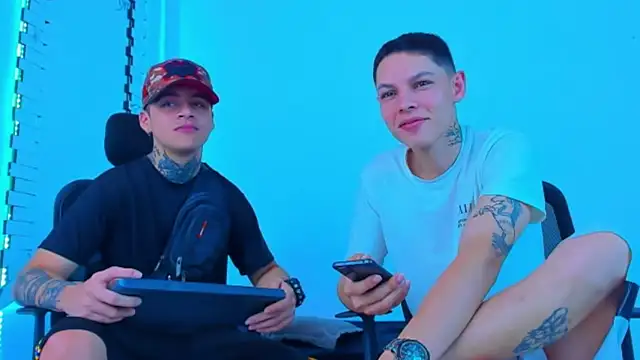 Snapshot of HOT_boy2025 chatting on November 11, 2025, 10:26 pm HOT boy2025 online show from November 11, 2025, 10:26 pm