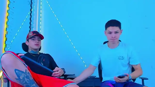 Snapshot of HOT_boy2025 chatting on October 20, 2025, 1:29 am HOT boy2025 online show from October 20, 2025, 1:29 am