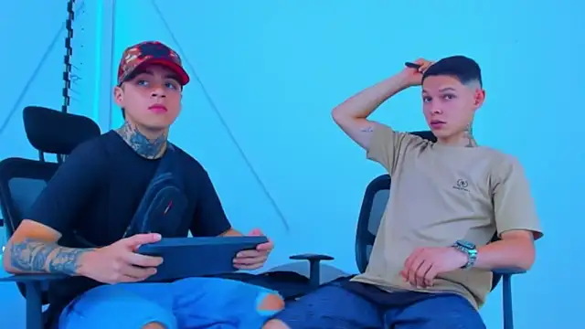 Snapshot of HOT_boy2025 chatting on November 5, 2025, 6:11 pm HOT boy2025 online show from November 5, 2025, 6:11 pm