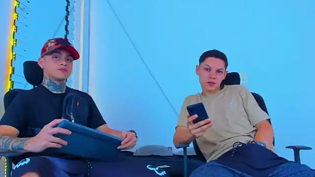 Snapshot of HOT_boy2025 chatting on November 2, 2025, 4:34 pm HOT boy2025 online show from November 2, 2025, 4:34 pm