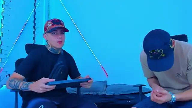 Snapshot of HOT_boy2025 chatting on October 31, 2025, 4:42 am HOT boy2025 online show from October 31, 2025, 4:42 am