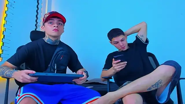 Snapshot of HOT_boy2025 chatting on November 15, 2025, 2:37 am HOT boy2025 online show from November 15, 2025, 2:37 am