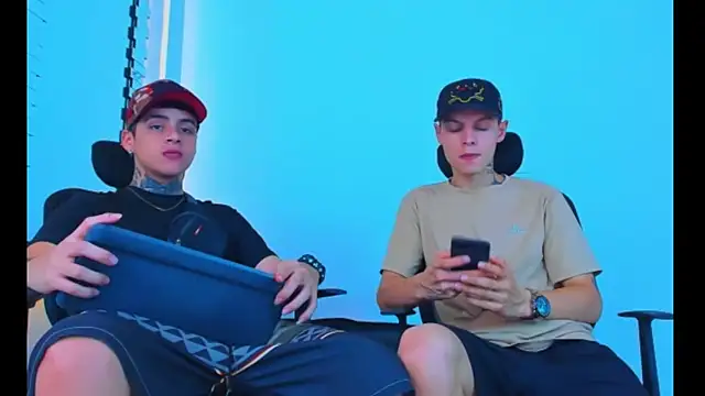 Snapshot of HOT_boy2025 chatting on November 26, 2025, 6:35 am HOT boy2025 online show from November 26, 2025, 6:35 am