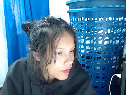 Snapshot of home_vlak chatting on May 5, 2026, 10:13 pm home vlak online show from May 5, 2026, 10:13 pm