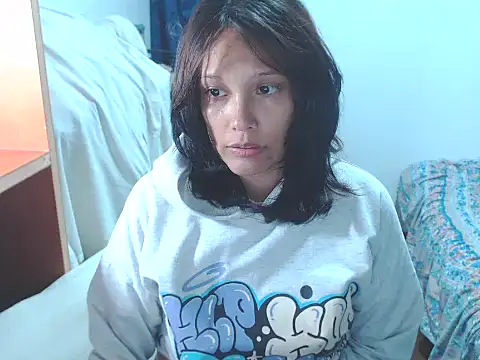 Snapshot of home_vlak chatting on April 17, 2026, 8:55 pm home vlak online show from April 17, 2026, 8:55 pm