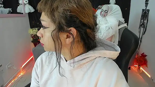 zoesullivan online show from October 10, 2025, 10:38 am