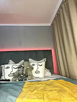 HugeMassiveBooty online show from October 19, 2025, 7:49 pm