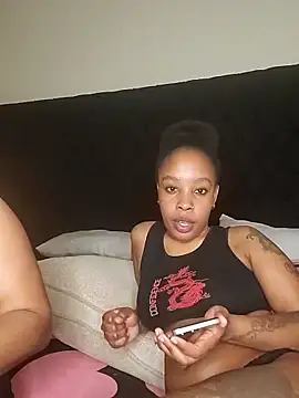 R-thequeen online show from December 18, 2025, 12:09 pm