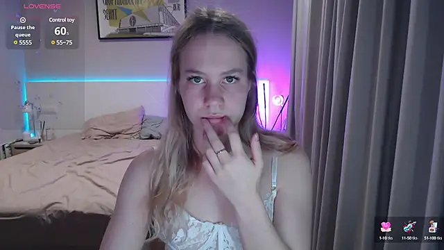 Snapshot of annabel8 chatting on December 3, 2024, 8:22 pm annabel8 online show from December 3, 2024, 8:22 pm