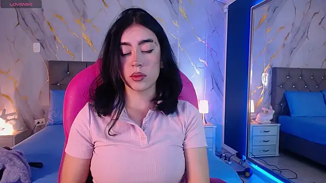 Julieta De Los Angeles online show from February 5, 2025, 3:45 am