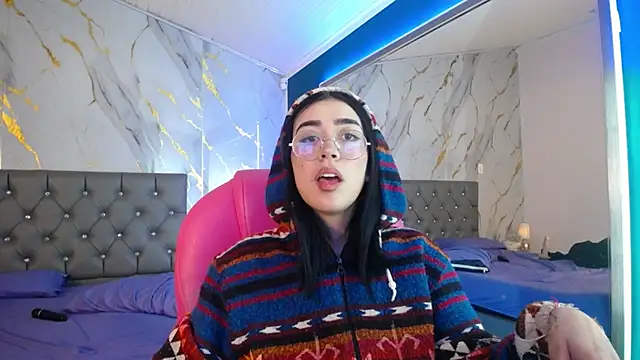 Julieta De Los Angeles online show from February 26, 2025, 6:51 am