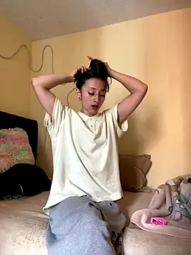 liaqueen610 online show from November 23, 2025, 4:17 pm