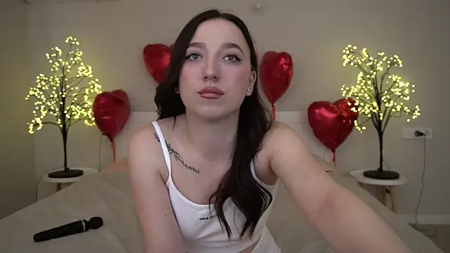 Snapshot of MonAmourrrR chatting on February 20, 2025, 10:37 am MonAmourrrR online show from February 20, 2025, 10:37 am