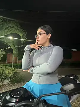 zui lu online show from February 26, 2025, 8:06 am