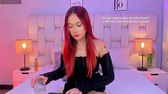 SkinnyFoxy online show from April 4, 2026, 8:59 pm