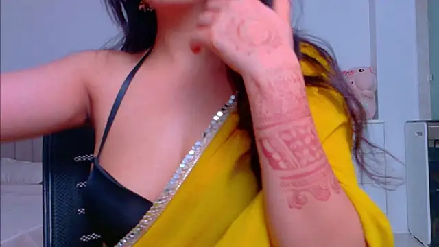 Snapshot of Aashika-Kaur chatting on October 19, 2025, 4:59 am Aashika-Kaur online show from October 19, 2025, 4:59 am