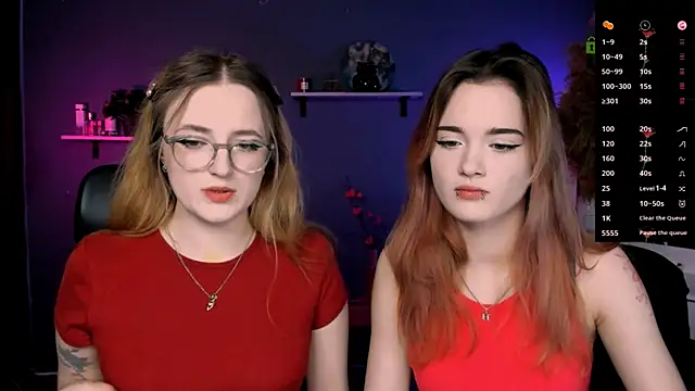 liana kisses online show from October 15, 2025, 9:17 am