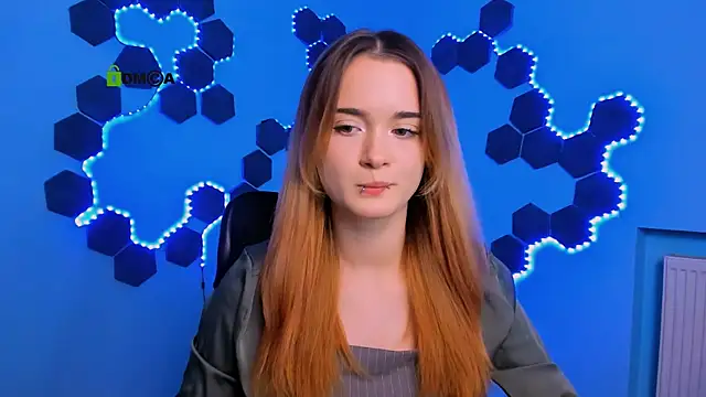 liana kisses online show from November 30, 2025, 8:09 pm