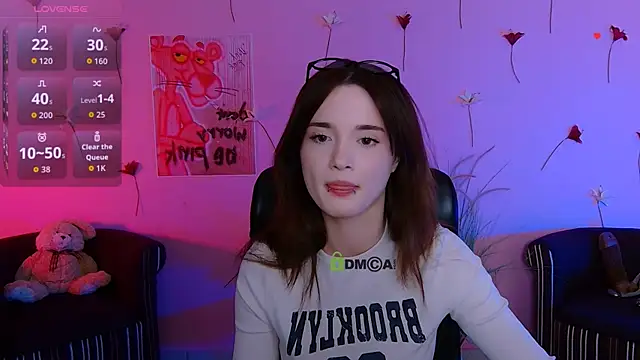 liana kisses online show from May 13, 2026, 7:10 pm