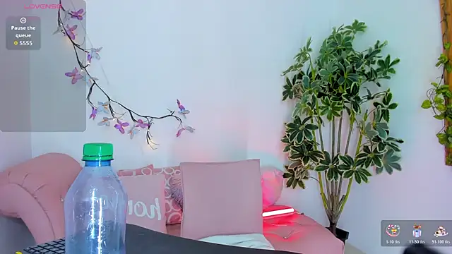 BarbaraKnox  online show from October 21, 2025, 11:59 pm