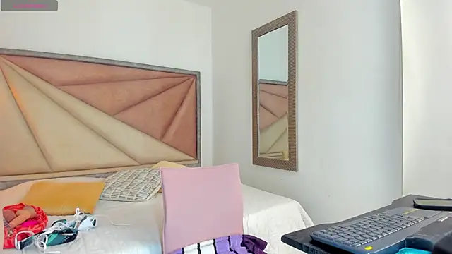 BarbaraKnox  online show from September 14, 2025, 11:49 pm