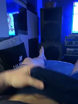 Snapshot of MatthewEmme chatting on November 21, 2025, 11:48 pm MatthewEmme online show from November 21, 2025, 11:48 pm