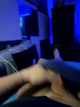 Snapshot of MatthewEmme chatting on January 9, 2026, 11:33 pm MatthewEmme online show from January 9, 2026, 11:33 pm