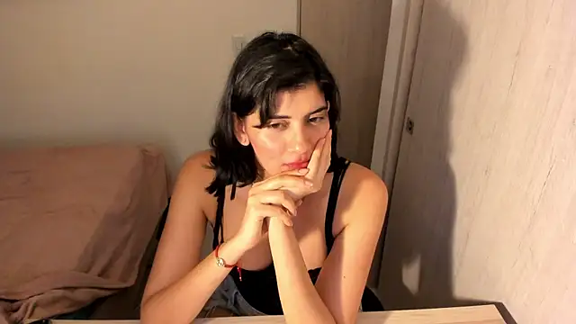 misstoya online show from May 19, 2026, 1:56 am