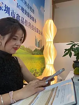 Snapshot of Efangfang chatting on October 23, 2025, 8:02 am Efangfang online show from October 23, 2025, 8:02 am
