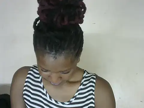 Snapshot of Pretty-emmie chatting on February 25, 2025, 6:03 am Pretty-emmie online show from February 25, 2025, 6:03 am